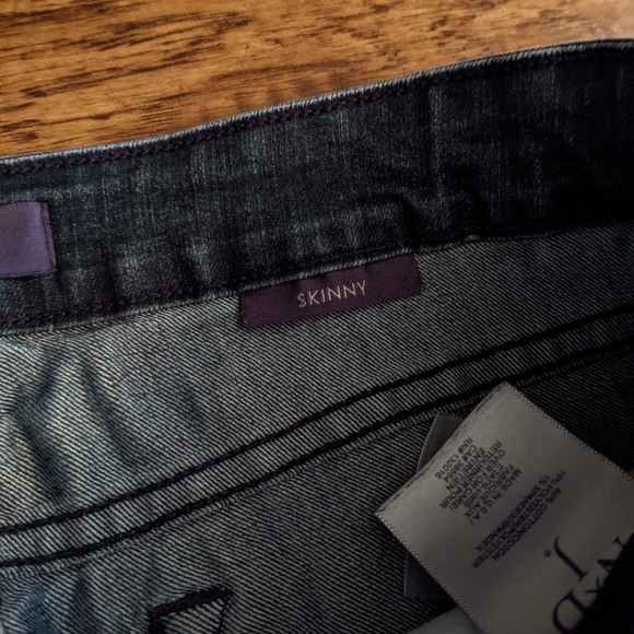 NYDJ Straight Leg Jeans Size 10P - Picture 9 of 11